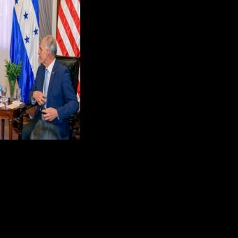 Kristi Noem met with Honduran President Nasry Asfura at the presidential palace in Tegucigalpa
