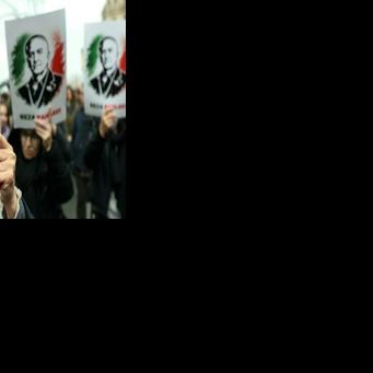 In Paris, some called for the son of the late shah, Reza Pahlavi, to take charge