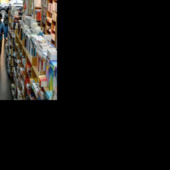 People in a bookstore in Hanoi after "The Sorrow of War" was honoured by Vietnam's government as one of the 50 greatest works of literature and art since reunification