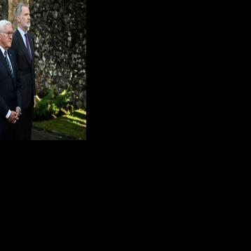 Steinmeier (L) and Spain's King Felipe VI attended Friday's ceremony in Guernica
