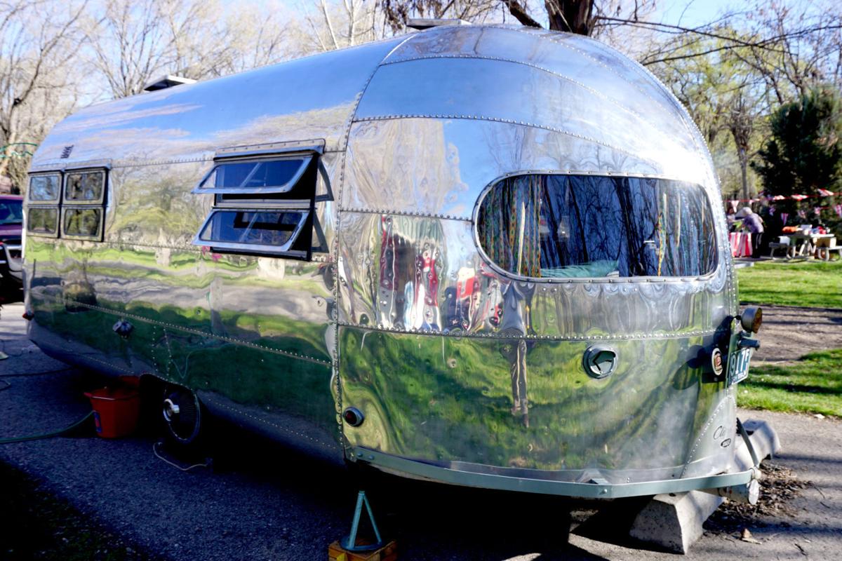 Classic campers: Vintage trailer enthusiasts travel in ...