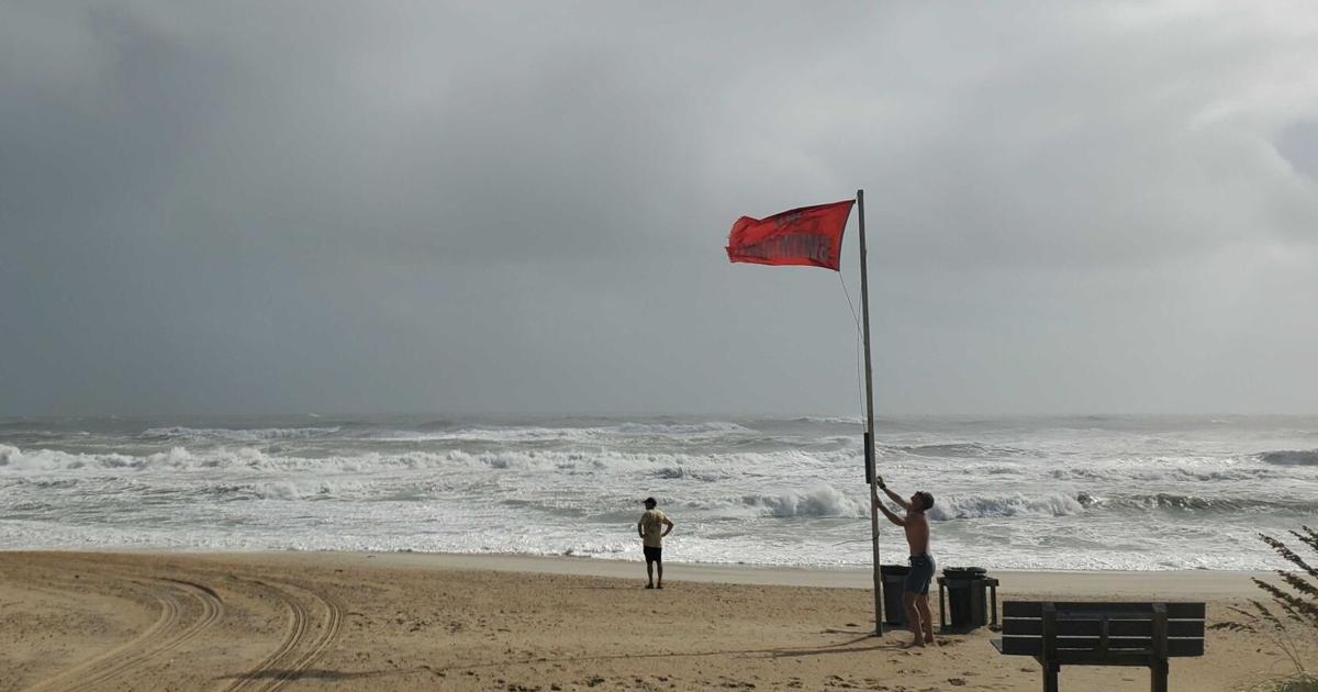 East Coast lashed with rain, wind