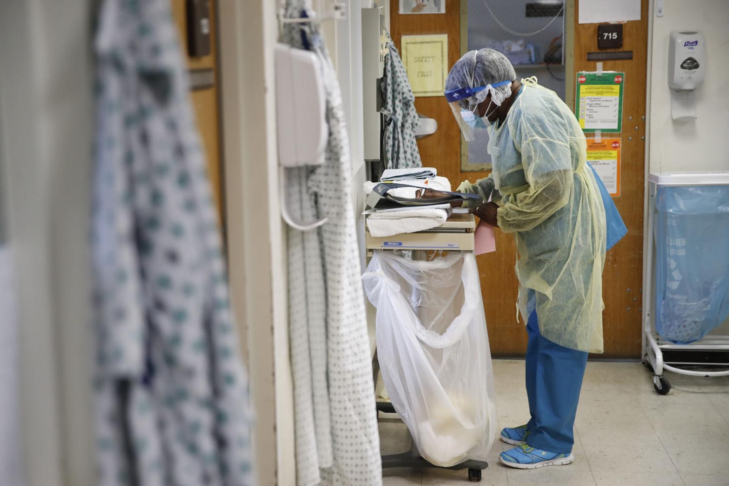 Inside a New York ER Photos, stories capture scene of hospital