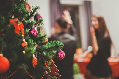How to Host a Christmas Party Like an Event-Planning Pro