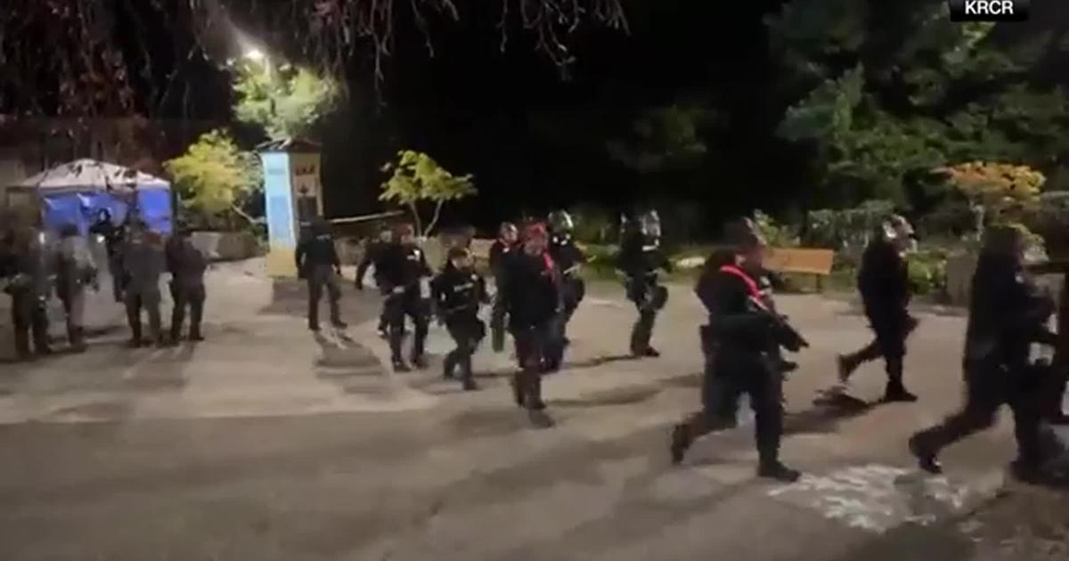 RAW: CA: CAL POLY HUMBOLDT PROTEST/RIOT POLICE MARCH