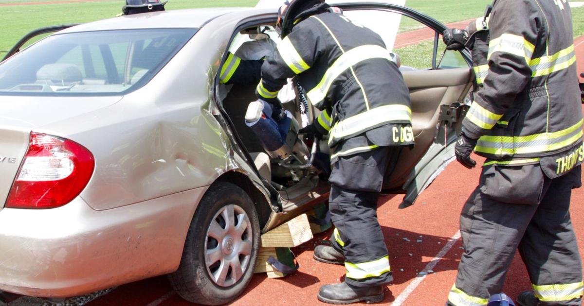 Mock crash teaches students to stay alert behind the wheel News