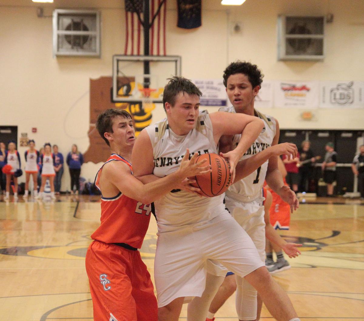 BOYS&#39; BASKETBALL: Dragons beat Henryville 38-34 to avenge last year&#39;s loss  | Sports | newsandtribune.com