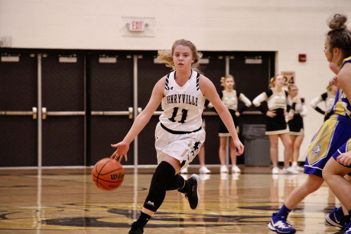Girls Basketball Hornets Hold Off Mustangs 43 41 Sports