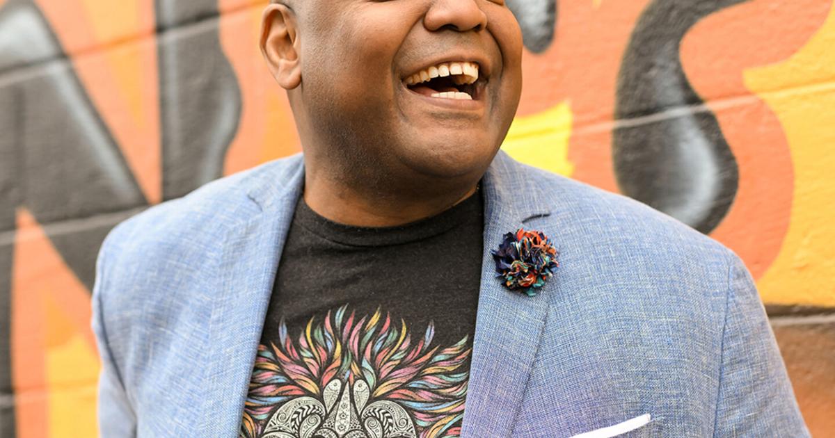 Juan Dontrese Brown (NAHS ’91): More than just graphic design on this leader’s palette | News Juan Dontrese Brown (NAHS ’91): More than just graphic design on this leader’s palette | News