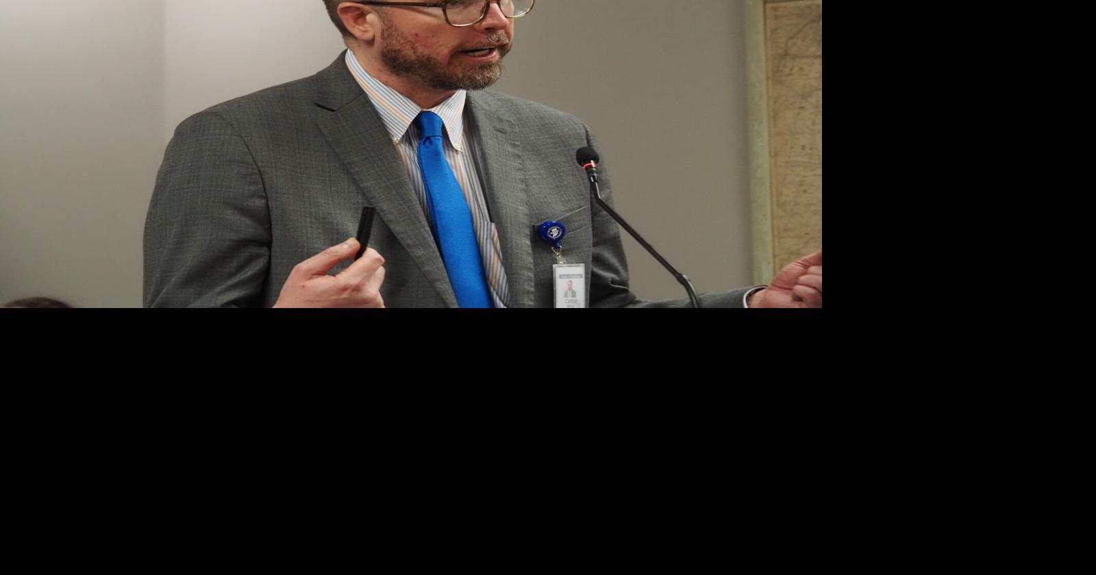 Environmental dereg bill narrowly moves from committee