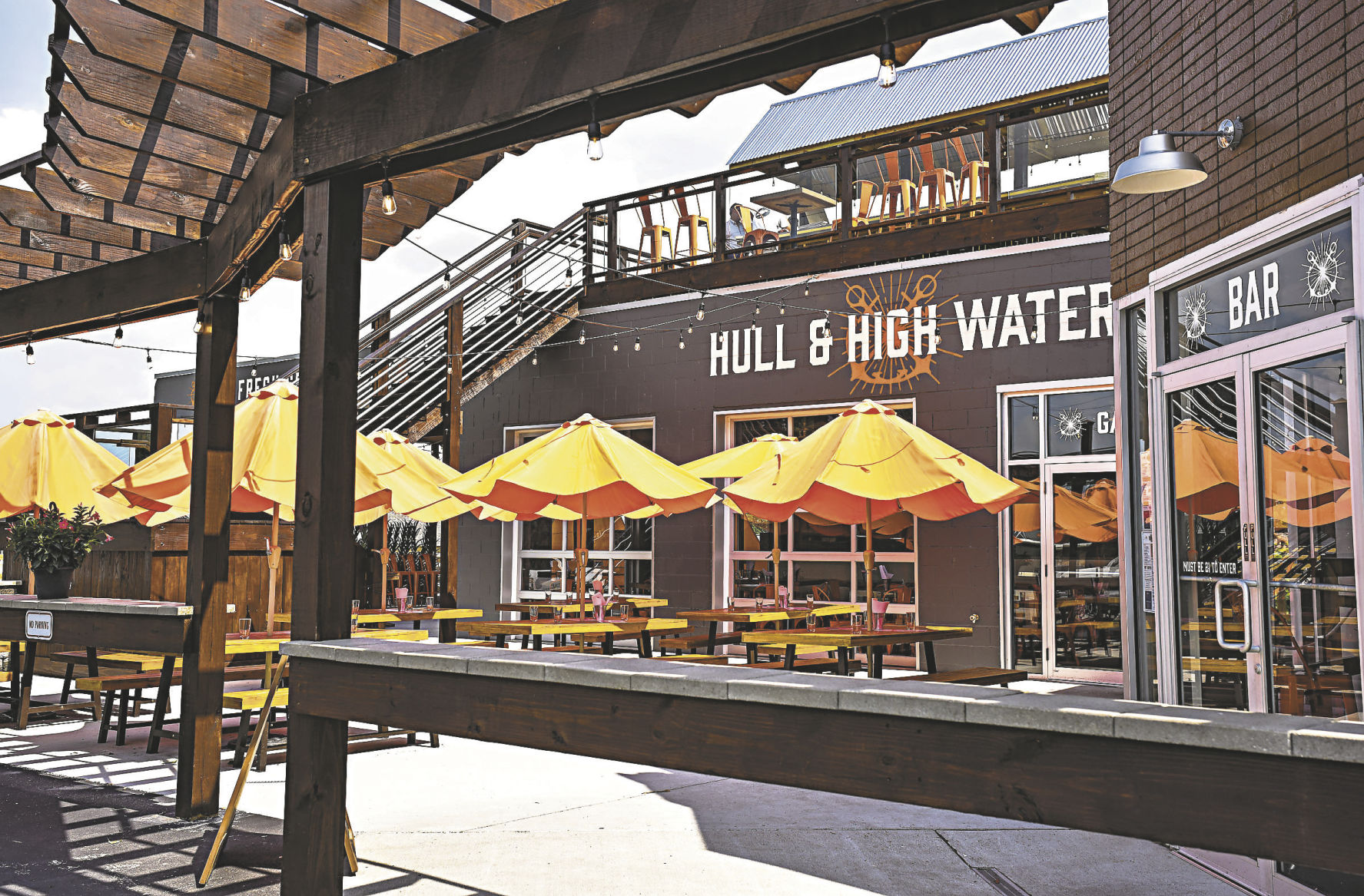 New outdoor bars eating areas abound in downtown New Albany