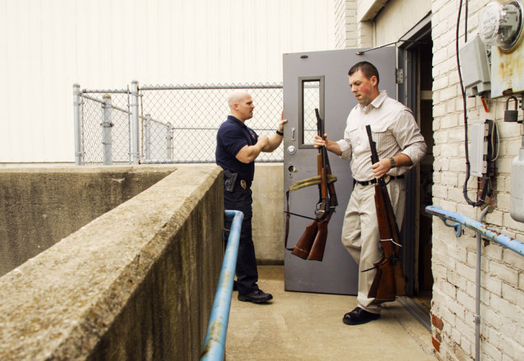 12_29_guns_03w.jpg