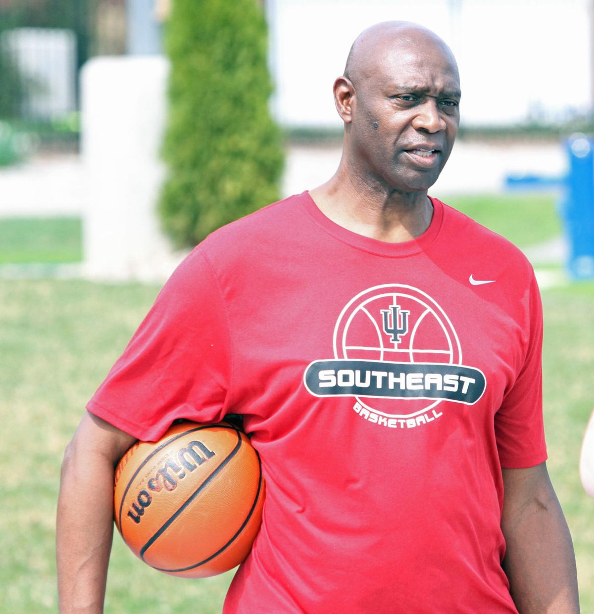 College Basketball Brown Recalls Cardinals Title Run Sports