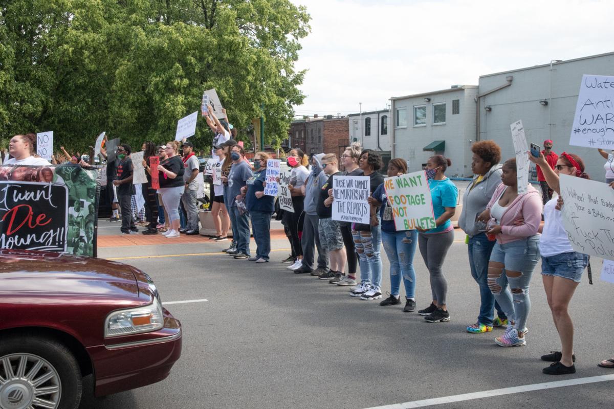Protesters Call For Transparency In Police Shooting That Killed Southern Indiana Man News Newsandtribune Com