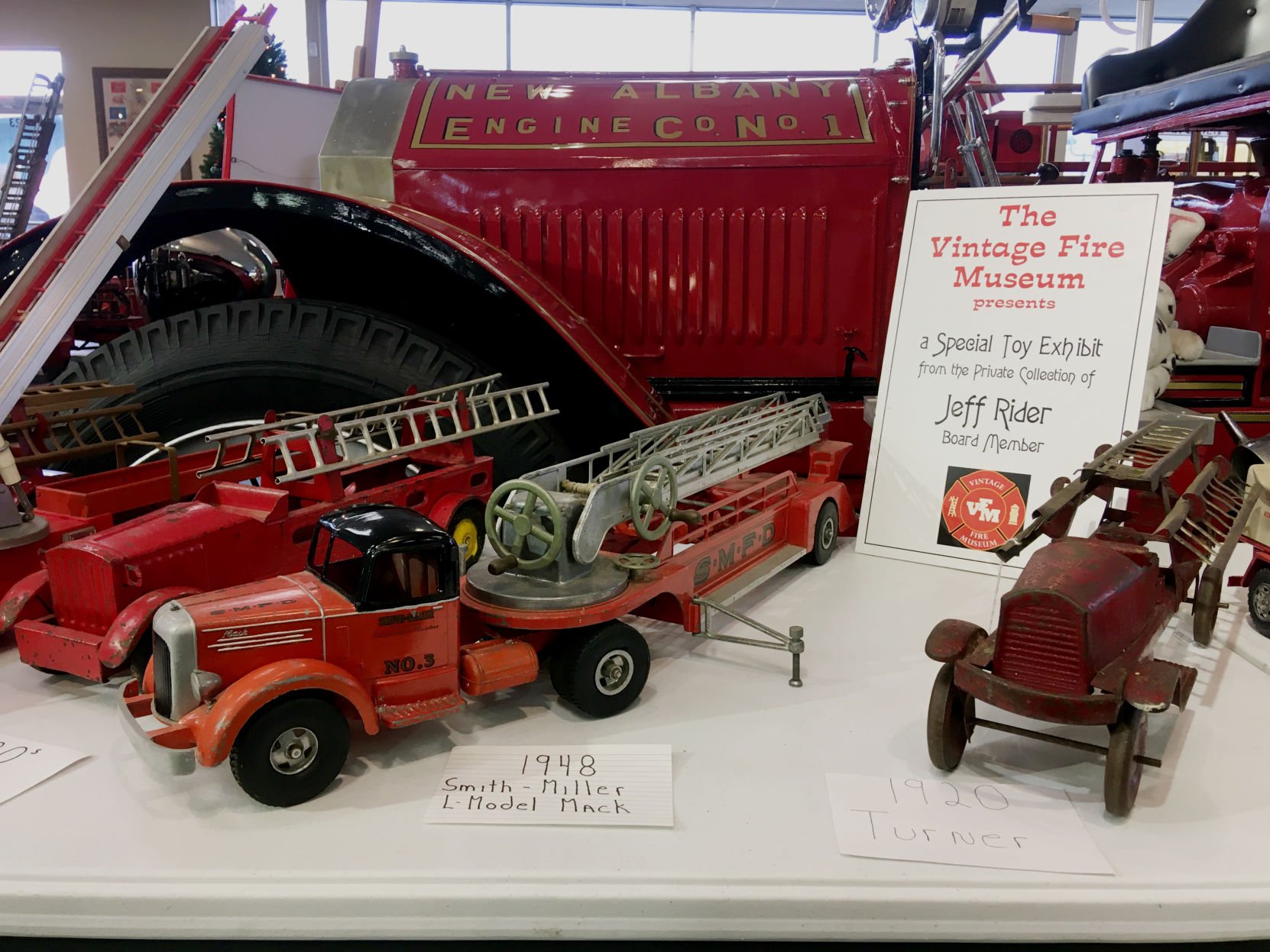 Vintage diecast best sale fire trucks