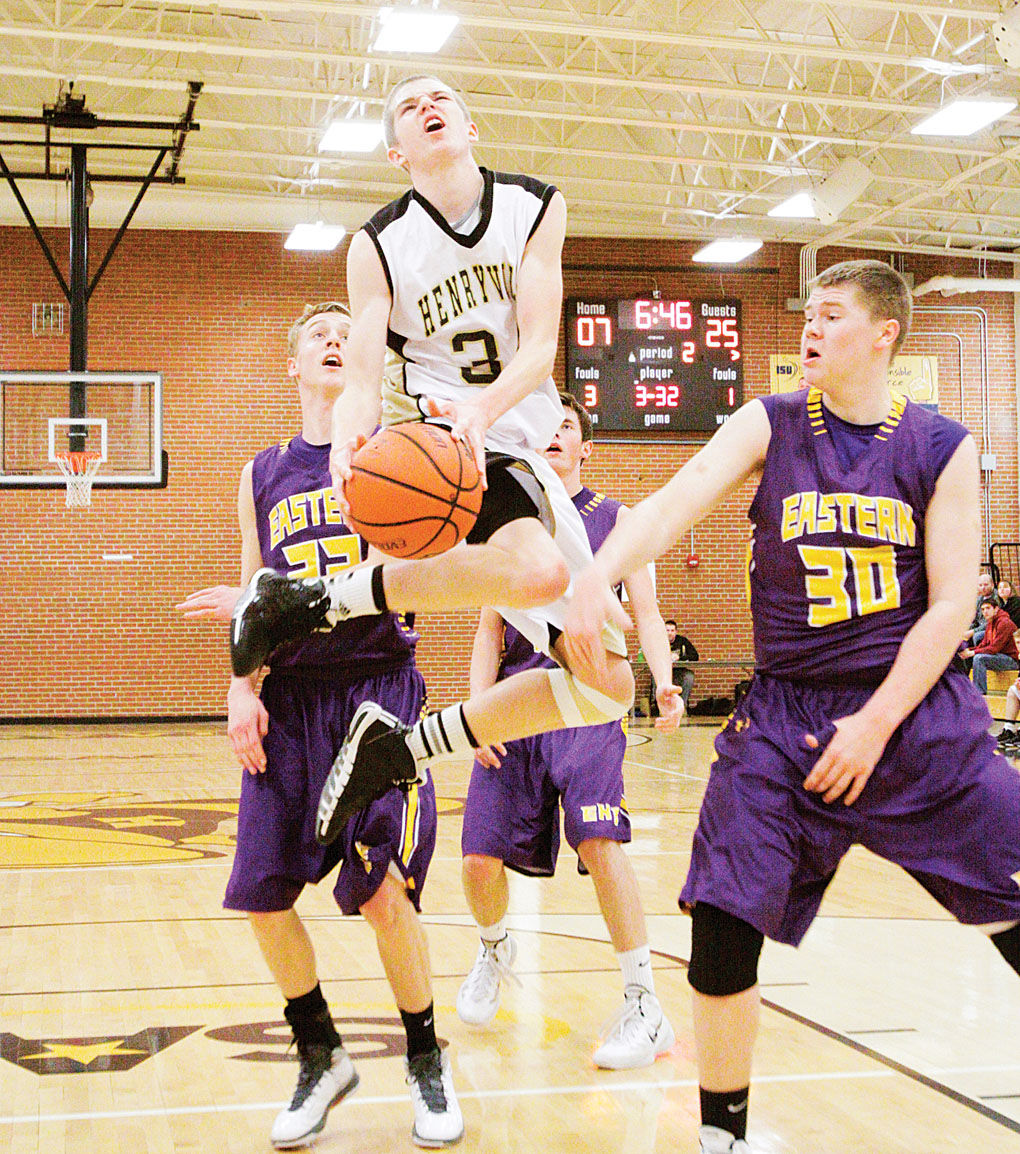 HENRYVILLE BOYS BASKETBALL PREVIEW Hill the new man in charge Sports