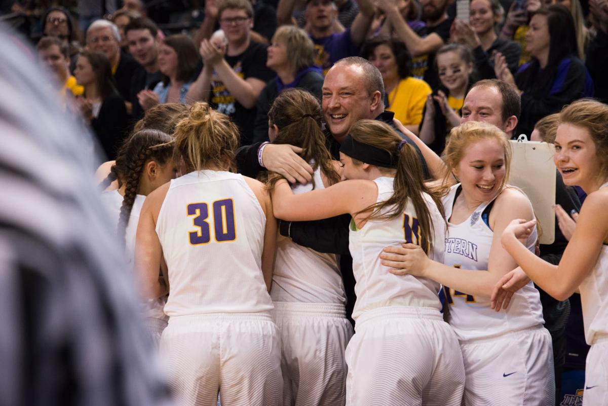 Girls Basketball Musketeers Defeat Oak Hill To Win First State