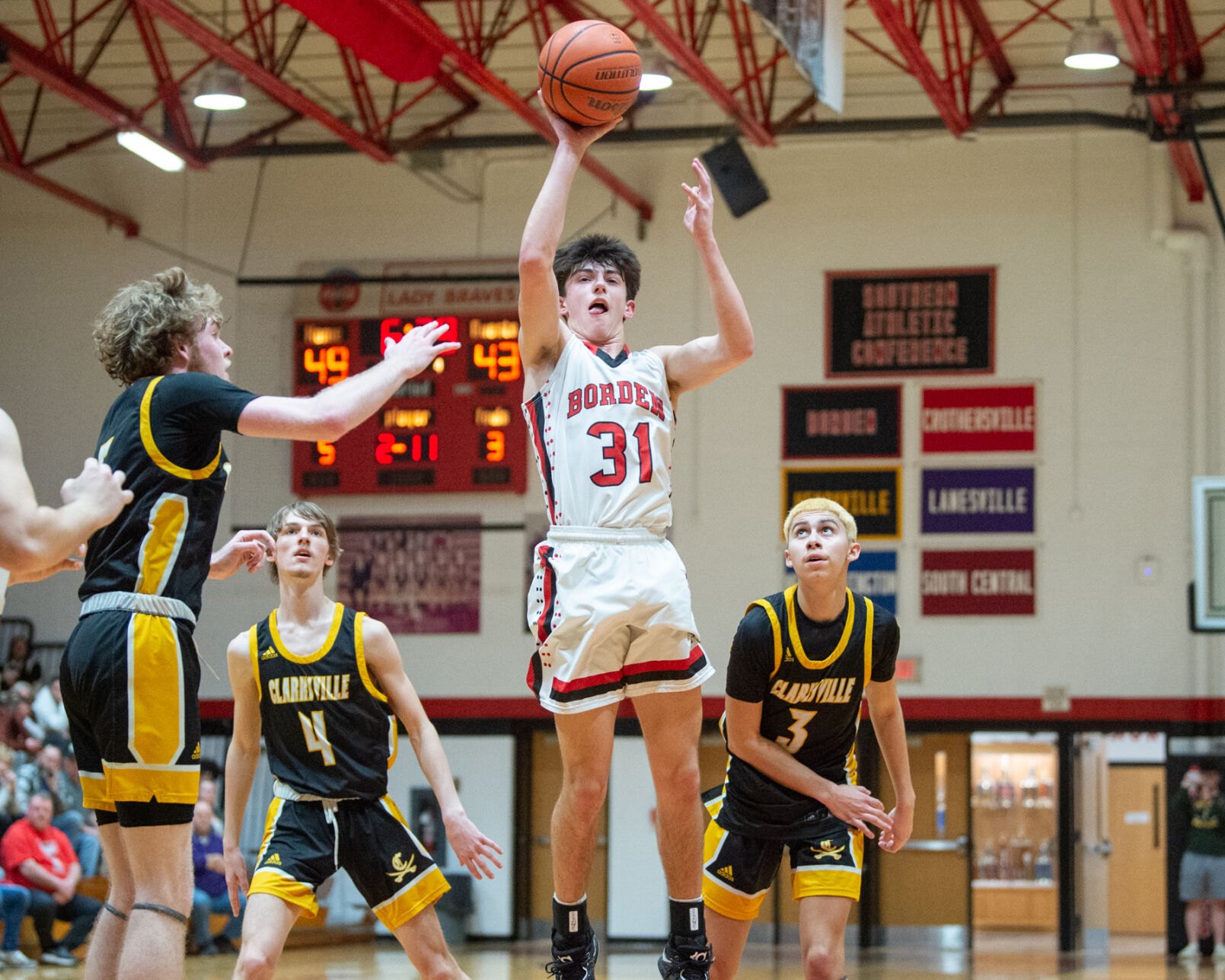Borden’s Dominating Win in Edinburgh’s Holiday Classic with Judd Missi Scoring 20 Points