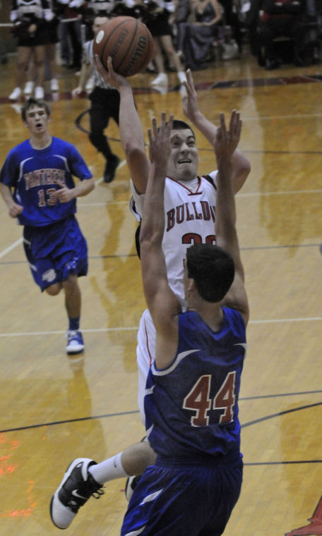 H S Boys Basketball New Albany Runs Out Of Gas In 58 55 Loss To