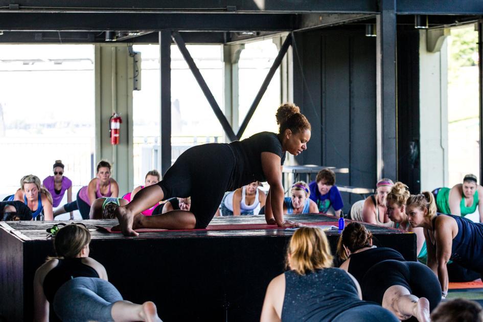 Namaste On The River Yoga At Jeffersonville S Riverstage Inspires Peace News Newsandtribune Com