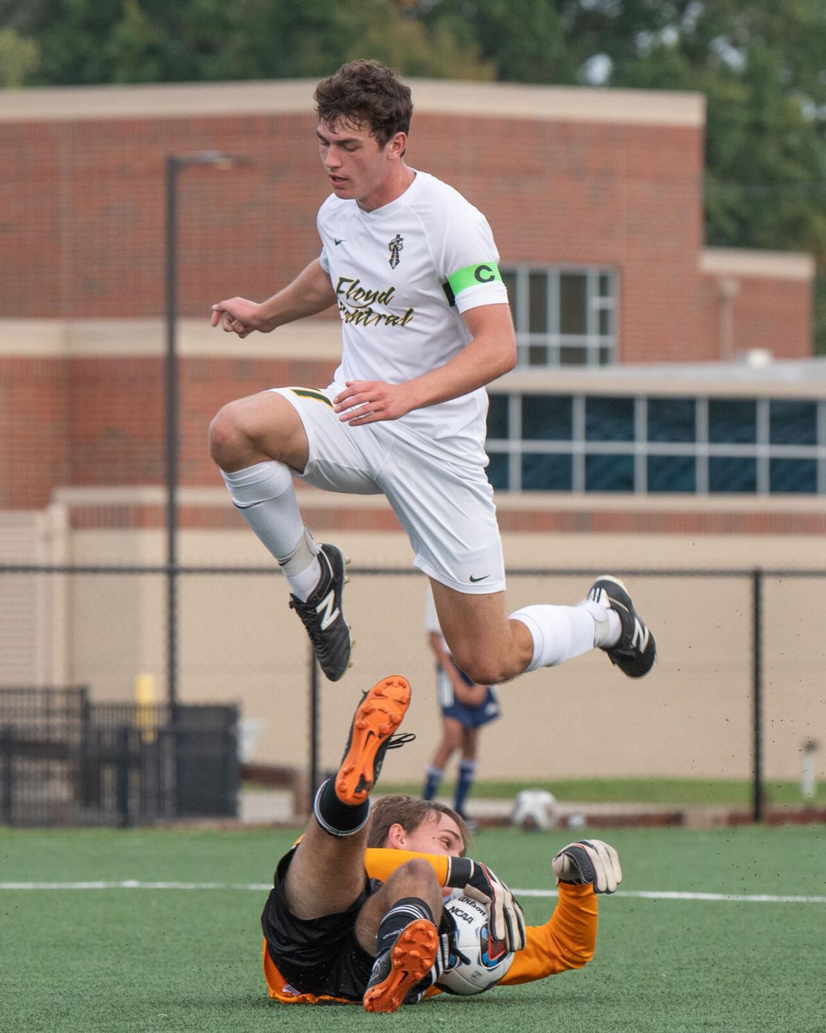 10-5-21_FloydCentral-v-Seymour_BSoc_17392.jpg