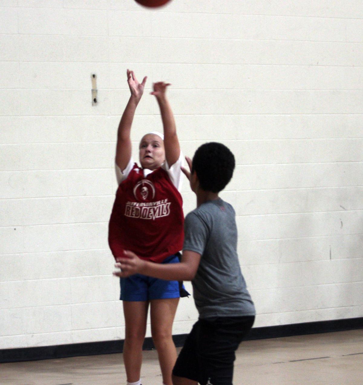 Photos Cory Norman Bryant Northern Back To School Clinic Multimedia Newsandtribune Com