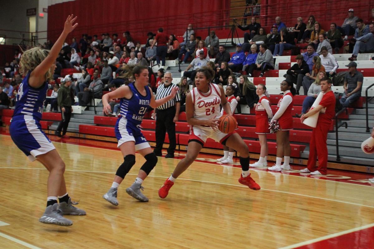 Girls Basketball Garcia Pours In 37 As Warren Wins No 100 In