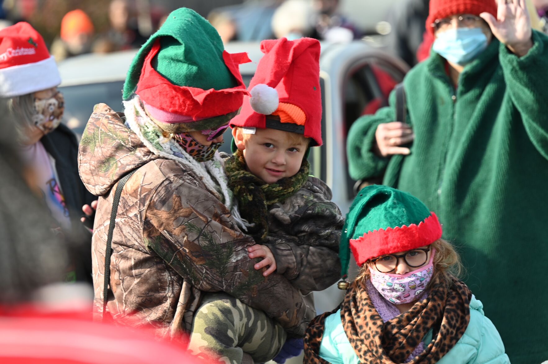 Hundreds served with holiday food giveaway in Jeffersonville - Vimarsana News