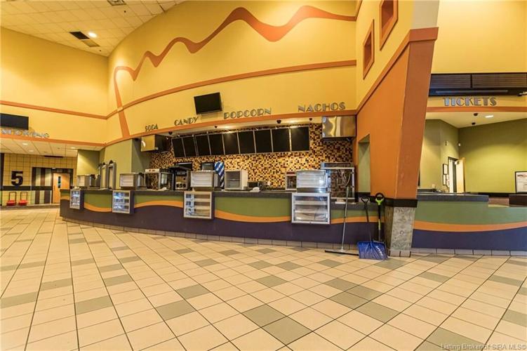 Clarksville's Regal River Falls movie theater up for lease | News |  