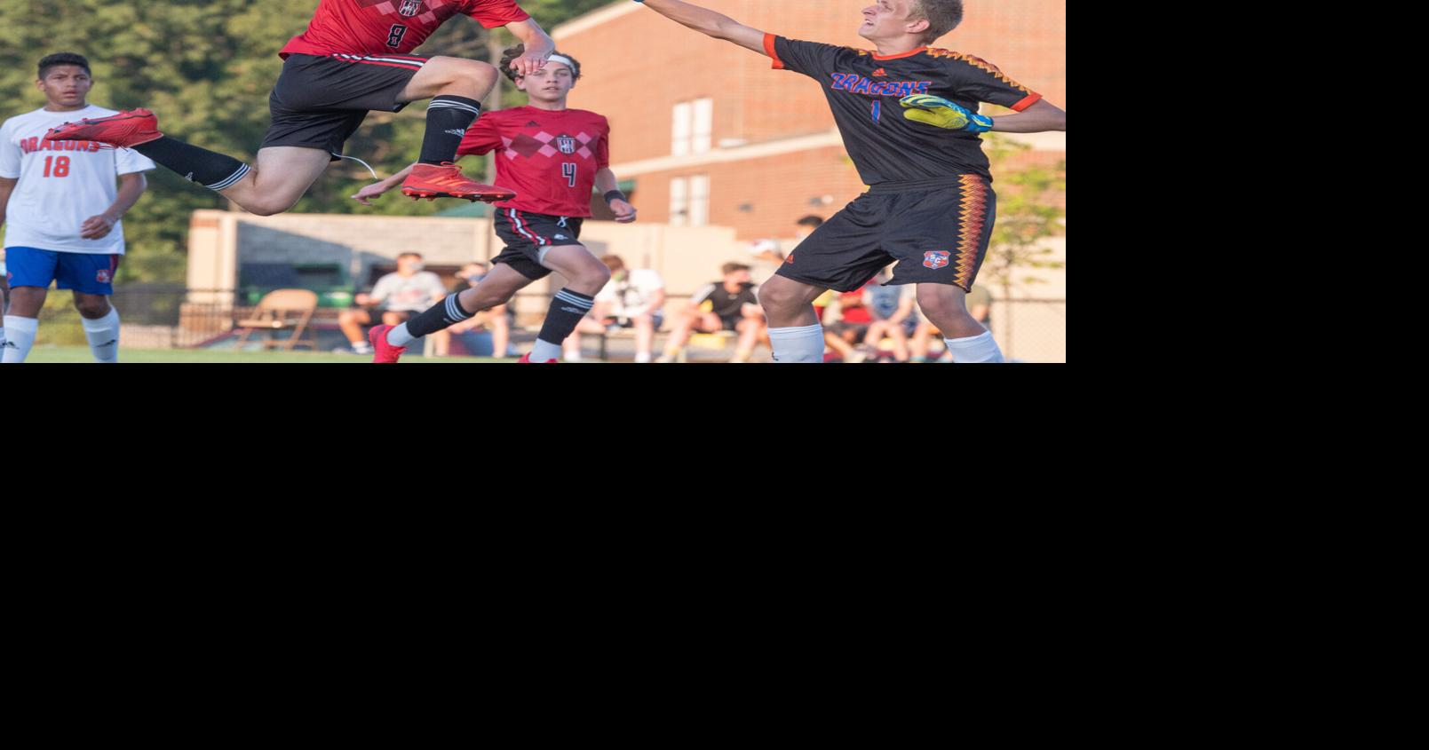 BOYS' SOCCER ROUNDUP: Railey's goal lifts 'Dogs | Sports ...