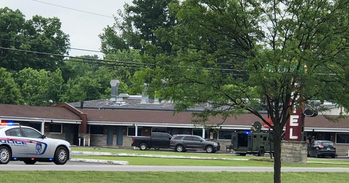 Dallas police ask public’s help in identifying Walnut Hill Lane robbery suspects Dallas police ask public’s help in identifying Walnut Hill Lane robbery suspects