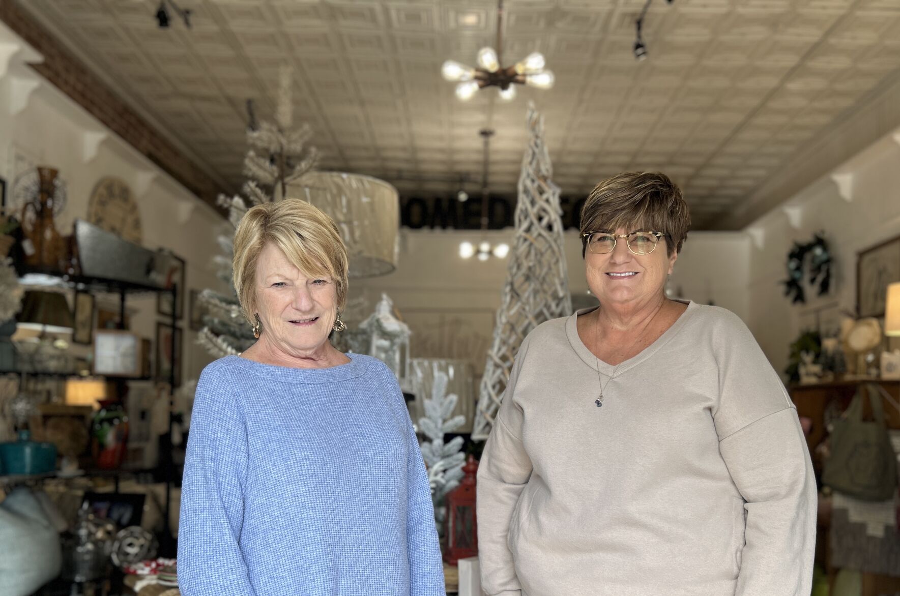 New consignment shop offers home decor in downtown New Albany