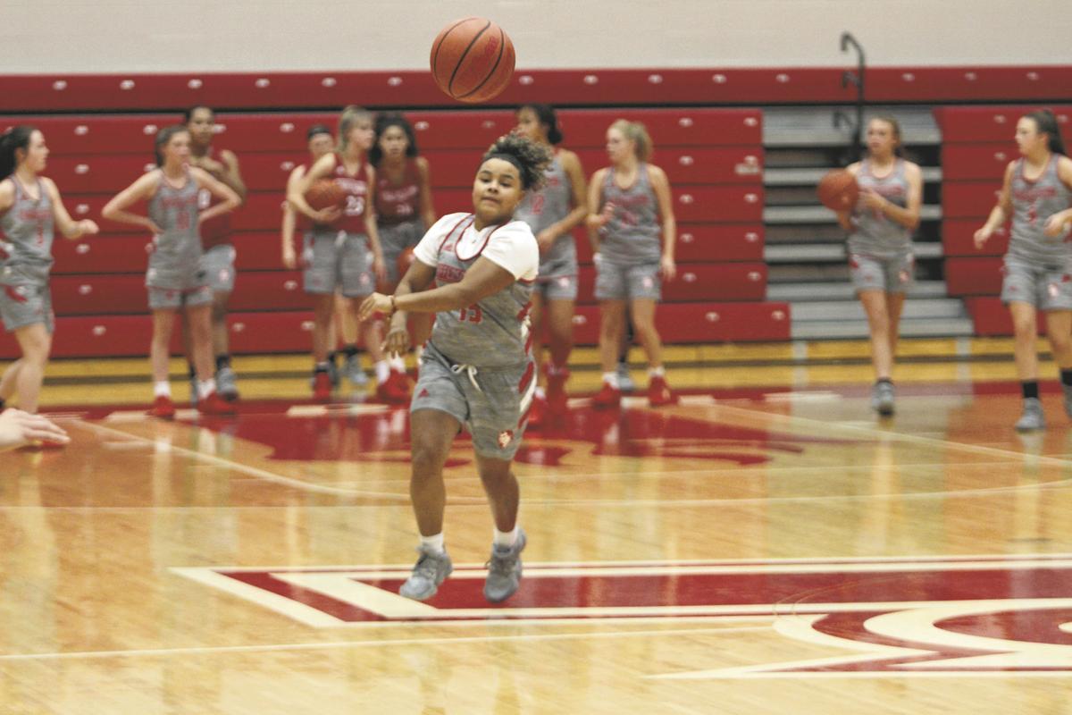 Girls Basketball Preview Jeff S Senior Leadership Trio Dialed In On Successful Postseason Sports