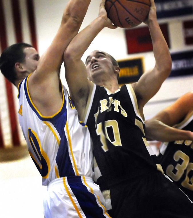 Boys Basketball Hornets 1 3 1 Does The Trick In 46 43 Win At