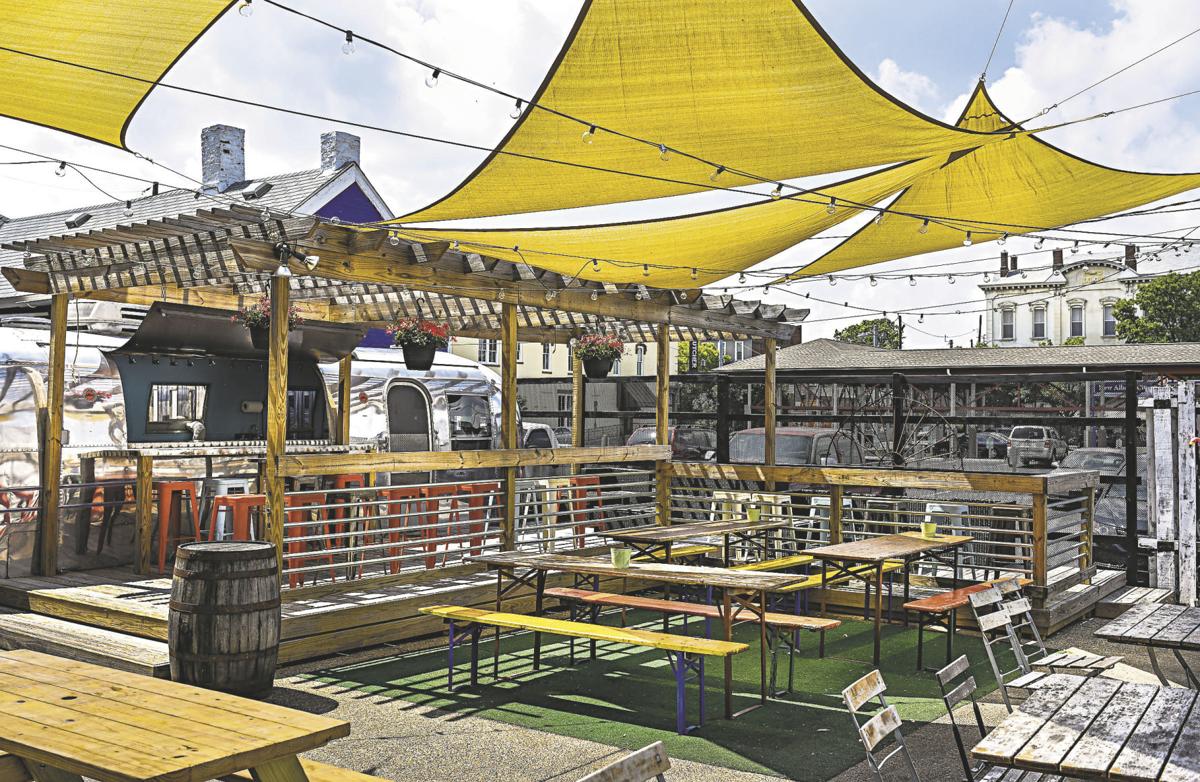 New Outdoor Bars Eating Areas Abound In Downtown New Albany News Newsandtribune Com