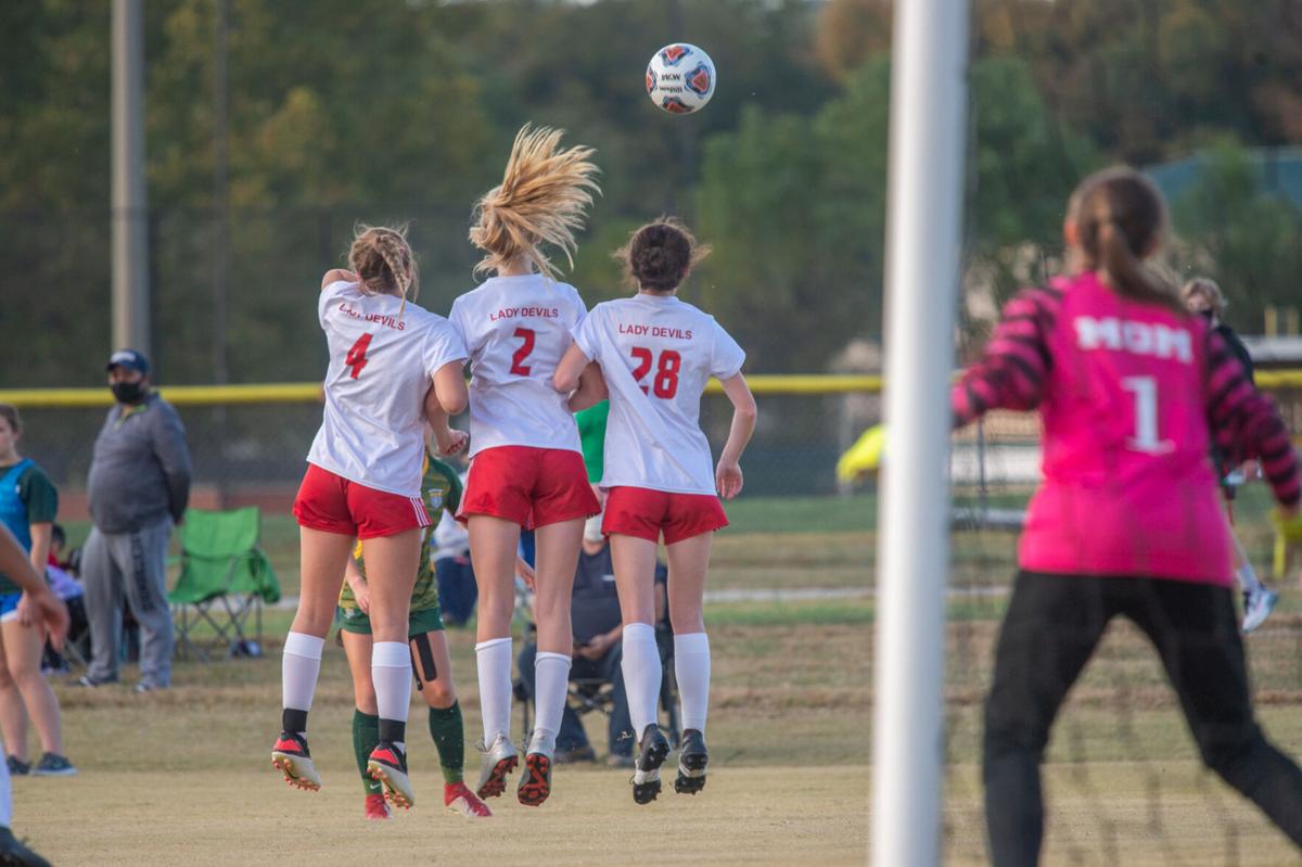 10-8-20_GirlsSoccerSectional-Floyd_38030.jpg