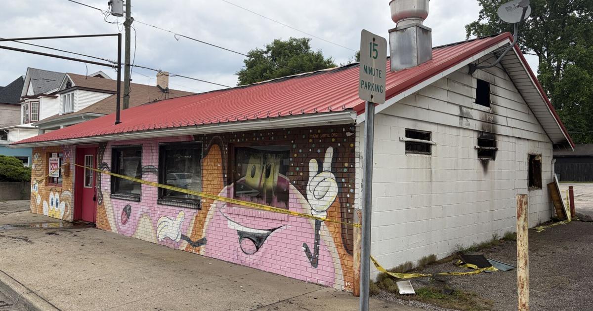 New Albany firefighters respond to fire at former doughnut shop