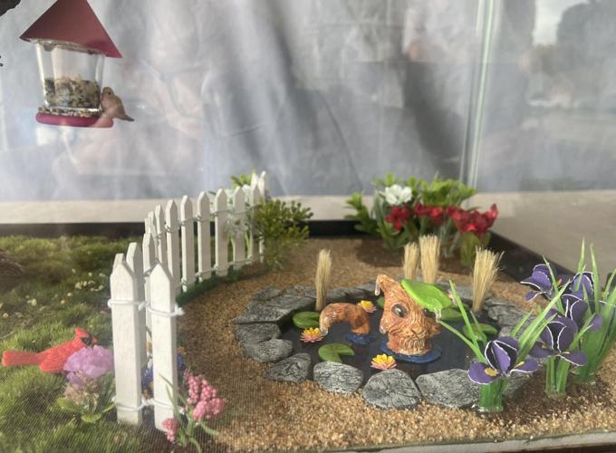 Diorama of the miniature garden (Camp) - Play - Educational