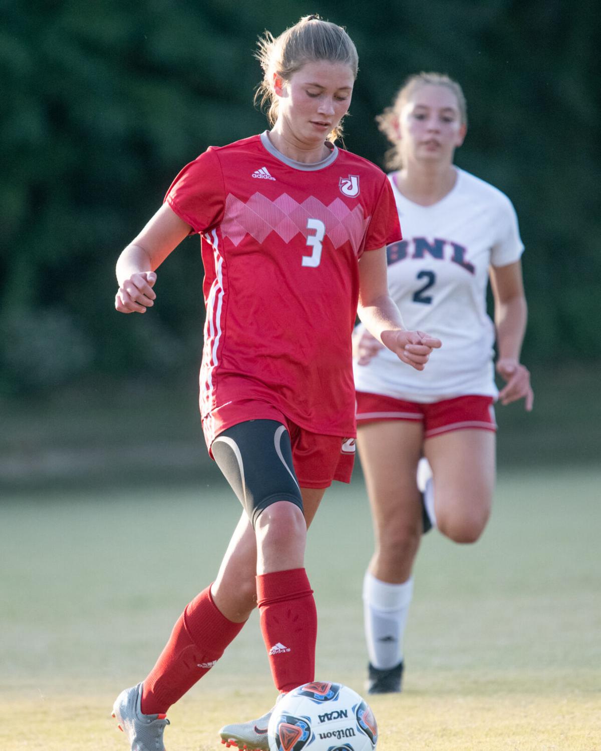 10-6-20_GirlsSoccerSectional-Floyd_36547.jpg