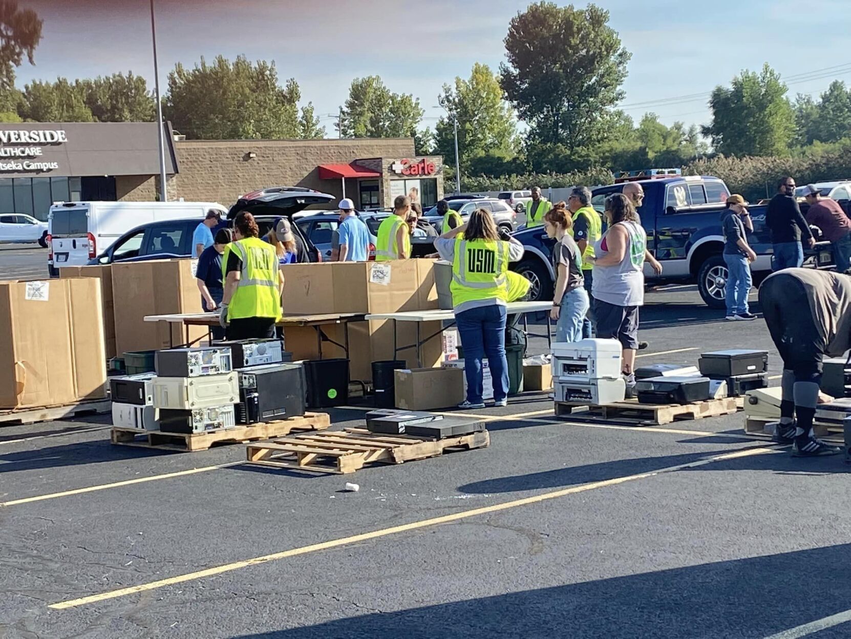 More Than 230 Vehicles Haul Items To Electronics Recycling Event In ...