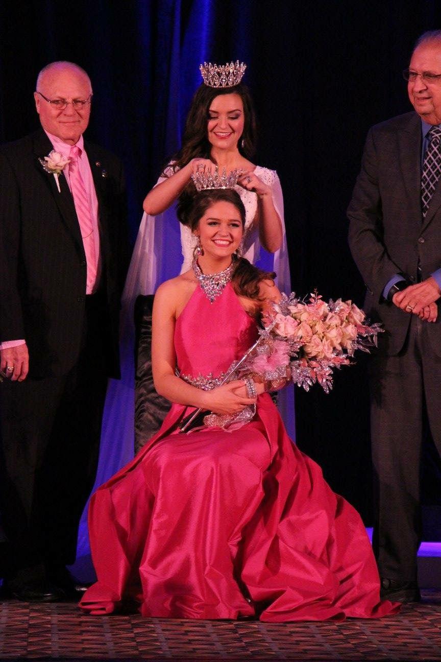 Hasselbring reflects on being crowned Miss Illinois County Fair Queen