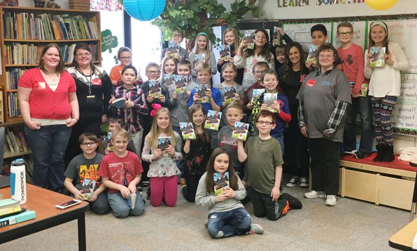 Van kids enjoy books with local sponsor News newsbug.info