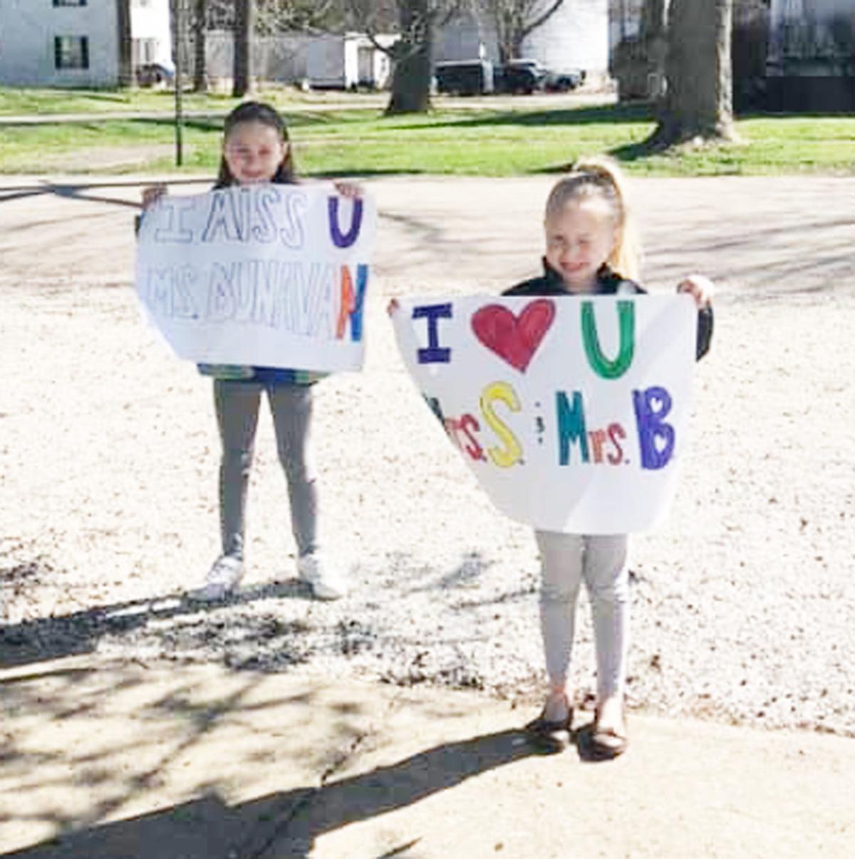 RossvilleAlvin teachers present parade through community before