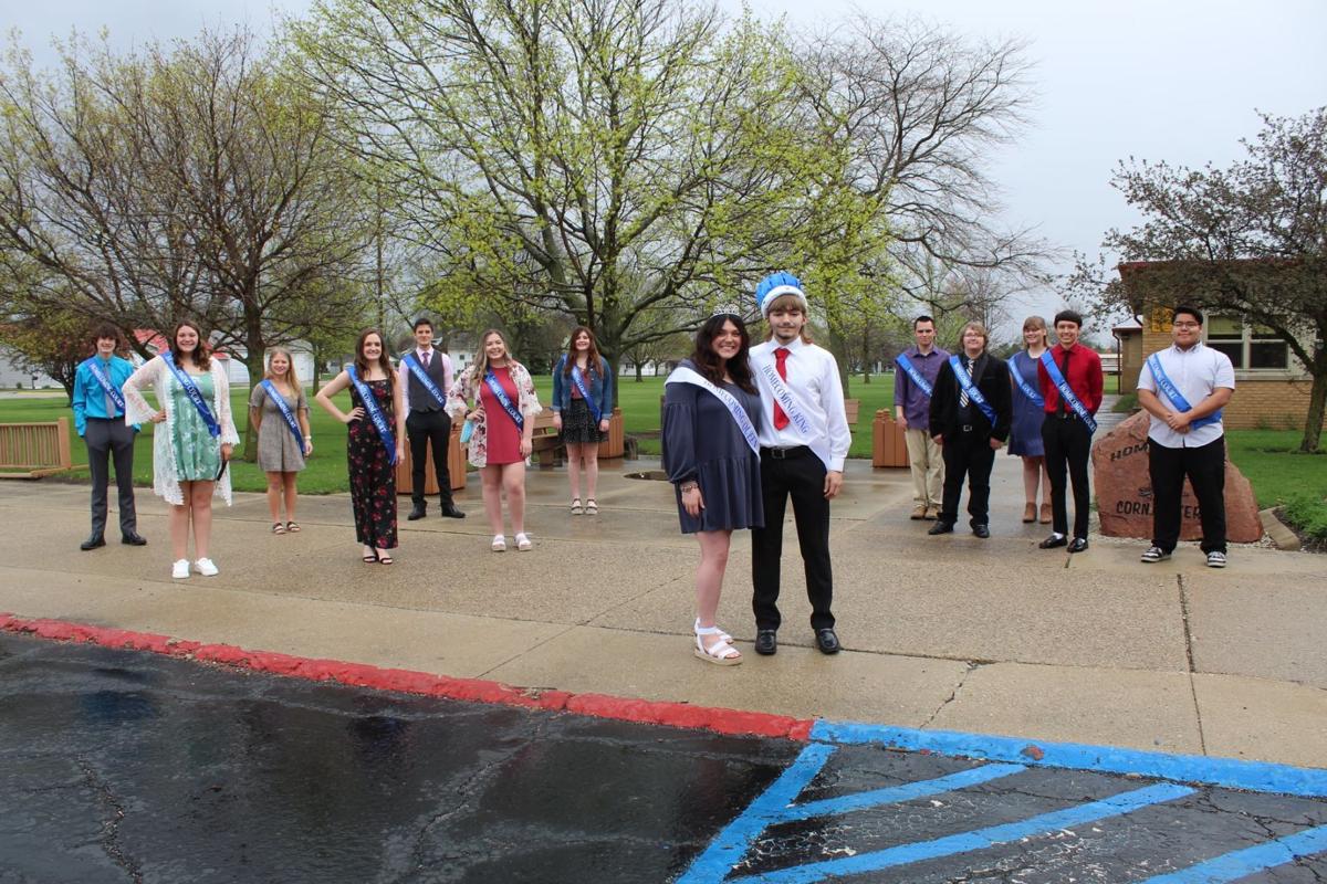 Hoopeston Area High School crowns royalty Hoopeston