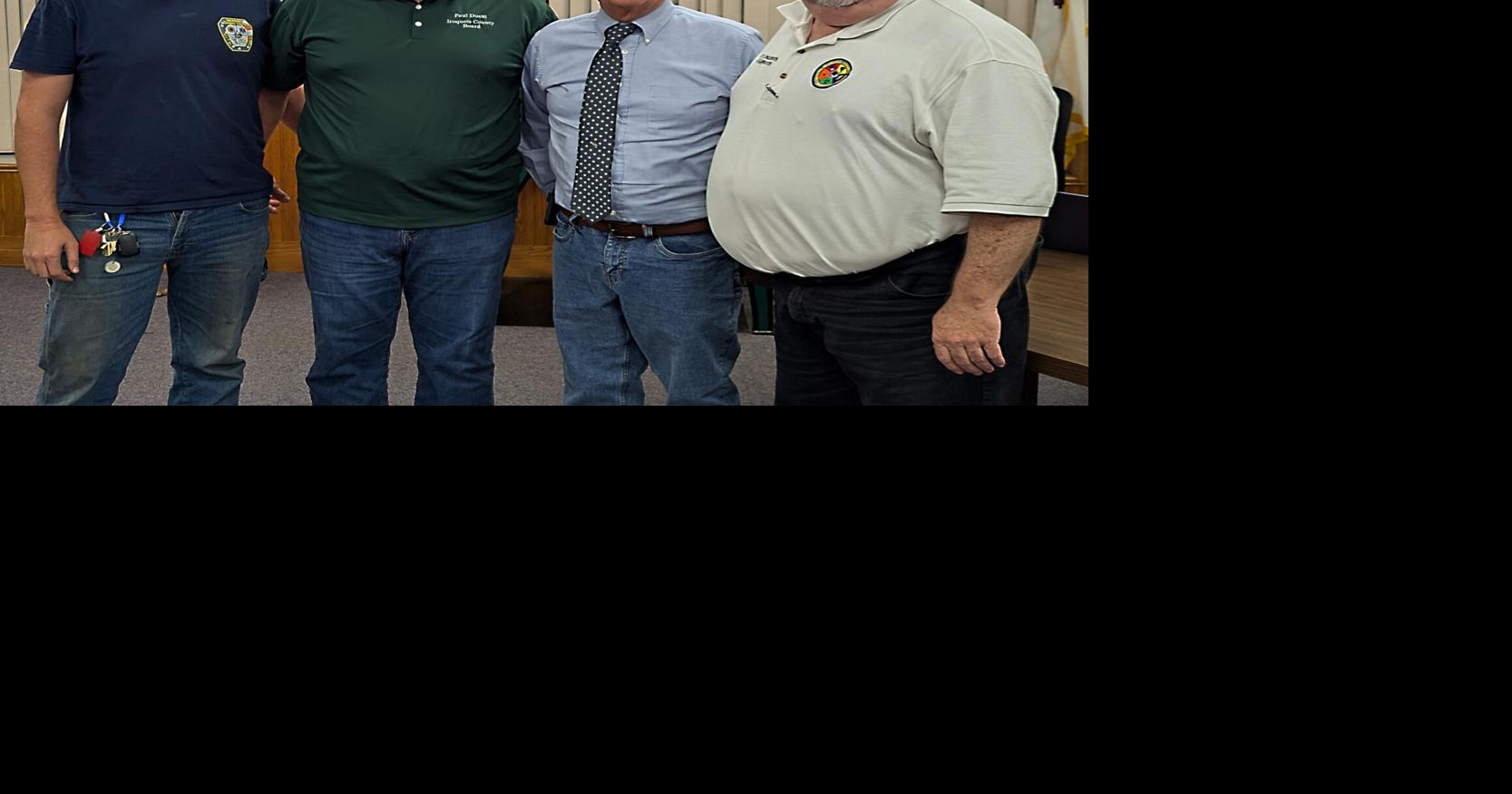 Iroquois County EMA, City of Paxton sign mutual aid agreement