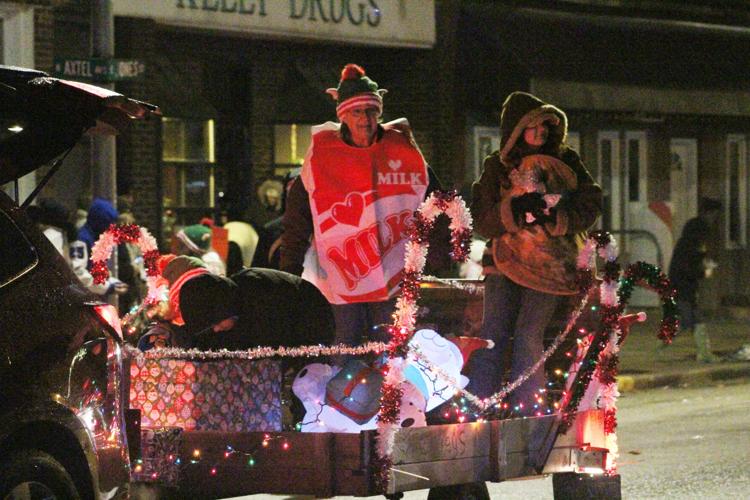 Milford presents Christmas Parade newsbug.info