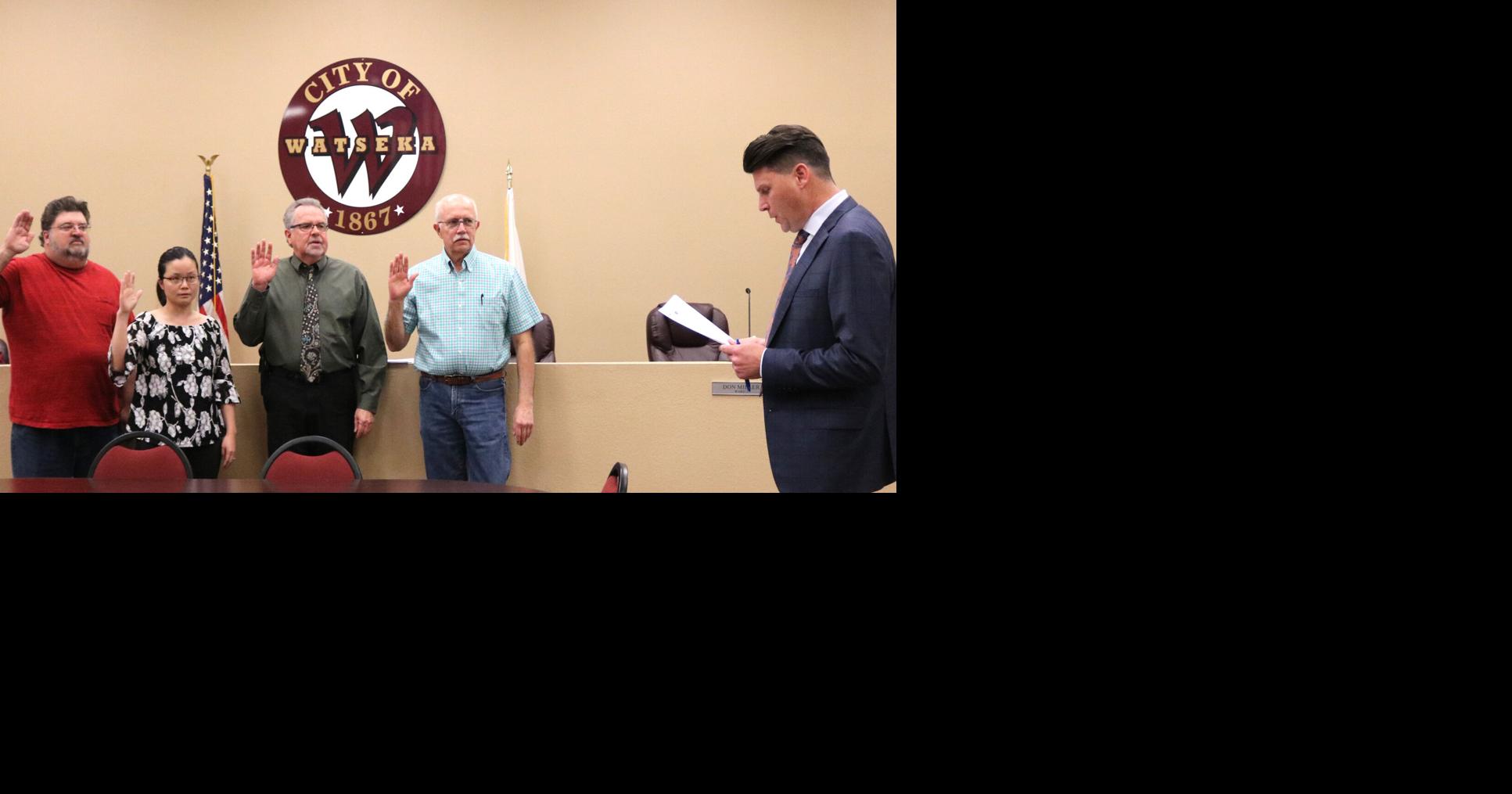 Watseka aldermen take oath of office News newsbug info