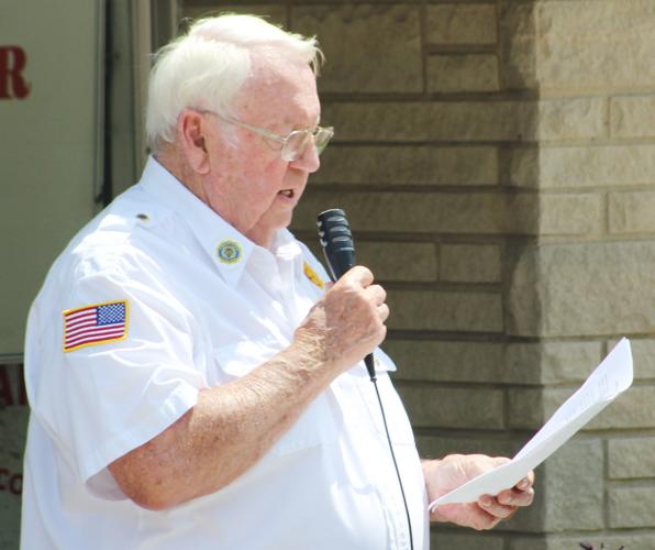 Annual Old Settler's Parade presented in Cissna Park newsbug.info