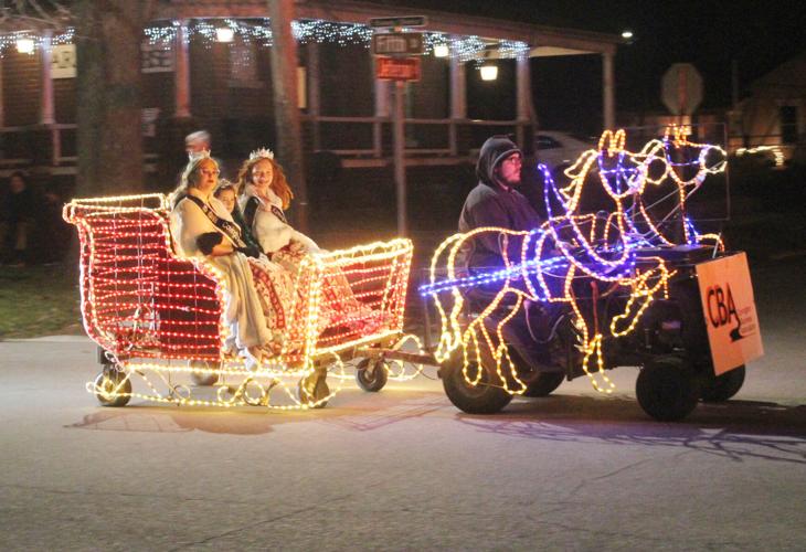 PHOTO GALLERY 2023 Covington Christmas Parade Photos newsbug.info