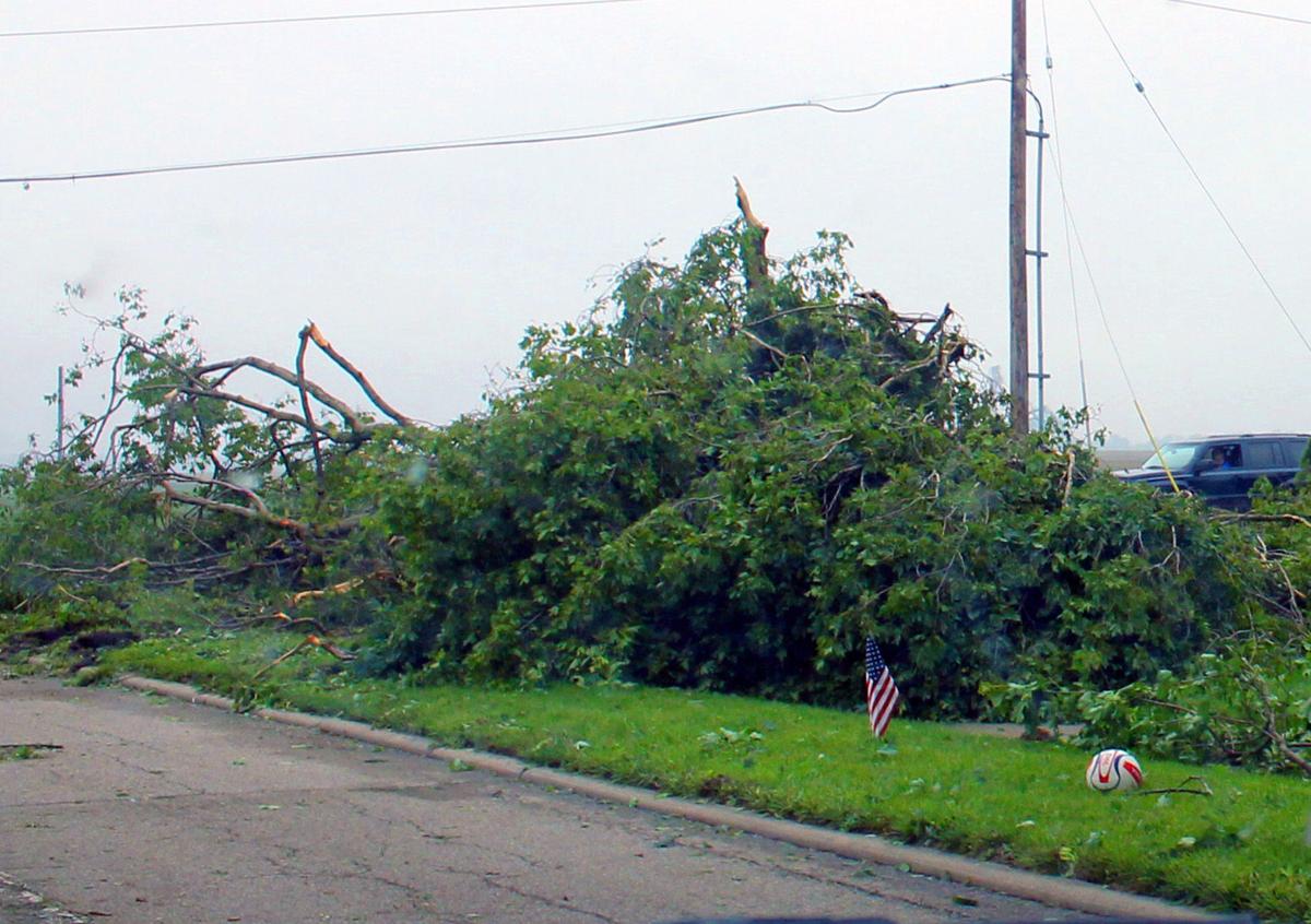 Photo Gallery Rossville area tornado damage Hoopeston Chronicle newsbug.info